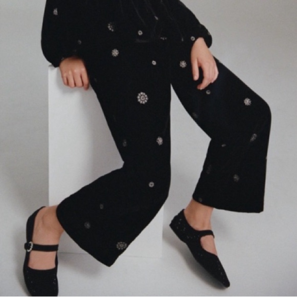 Zara Girls Velvet Pants with Snowflake Shimmer Appliqué 8